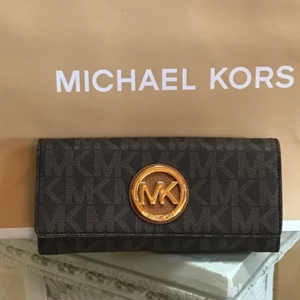 Michael Kors jet set Fulton Flap wallet Brown